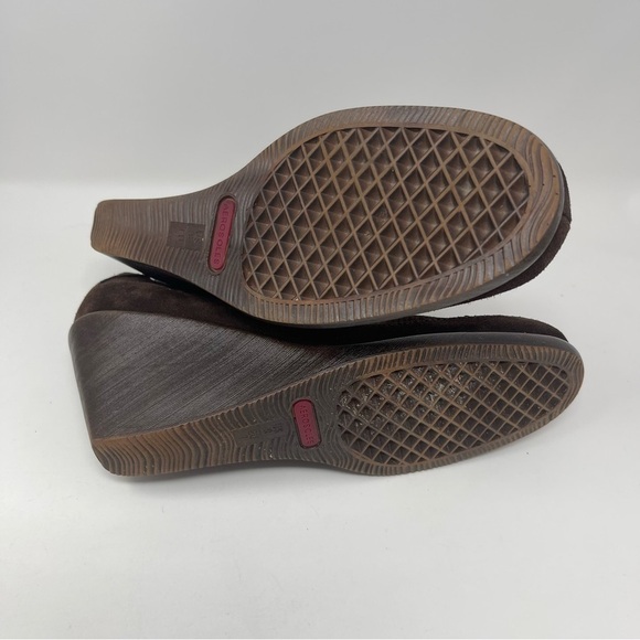 Aerosoles Size 7 Wooden Wedge Suede Shoes - Picture 4 of 7